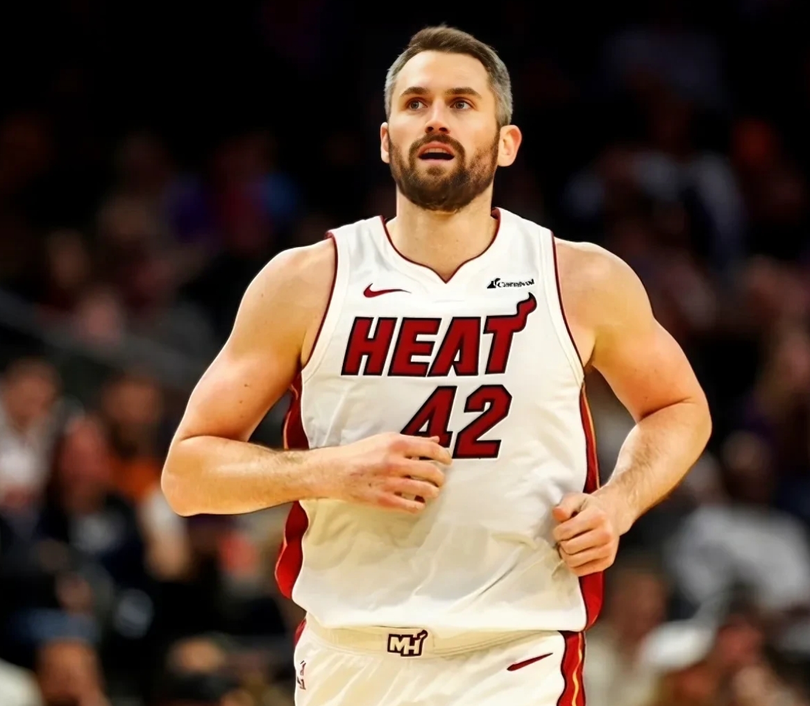 公牛击败热火，继续不败纪录