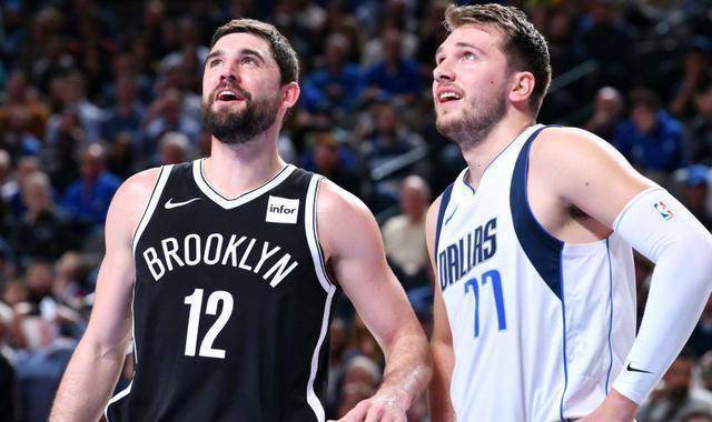 篮网对阵独行侠，东契奇孤掌难挡