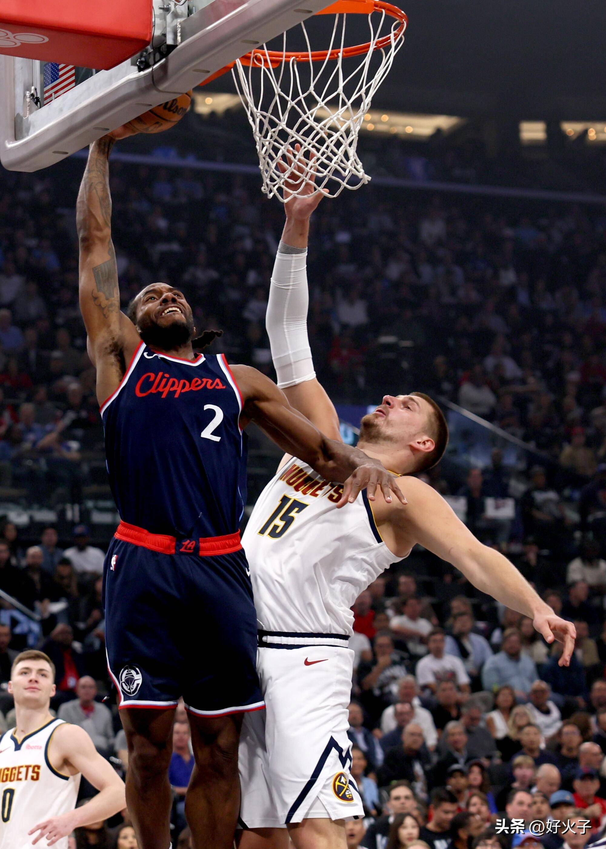 快船击败雷霆,取得关键胜利! 快船击败雷霆,取得关键胜利!