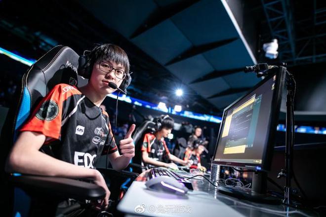 DFM横扫CLG，Scout单局斩获MVP宿命之战全球总决赛，技惊四座的简单介绍