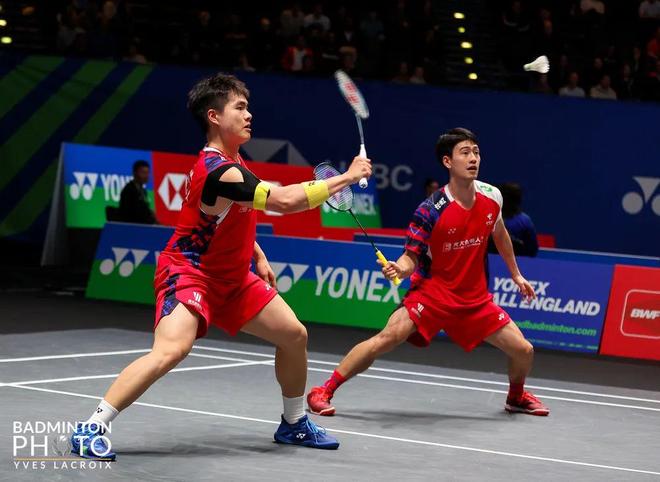 关于EG碾压GEN，Zeus拿下关键大龙峡谷大战八强赛，技惊四座的信息